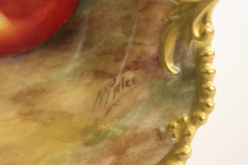 A ROYAL WORCESTER CHINA DESSERT DISH Image