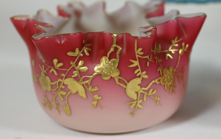 A PAIR OF SATIN GLASS BOWLS Image