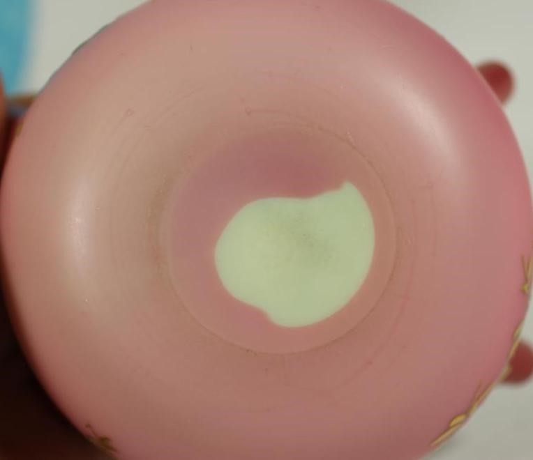 A PAIR OF SATIN GLASS BOWLS Image