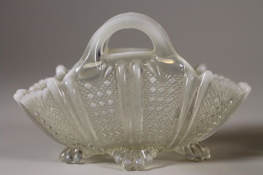 A VICTORIAN THOMAS DAVISON "MOONSHINE OPALESCENT" GLASS BASKET Image