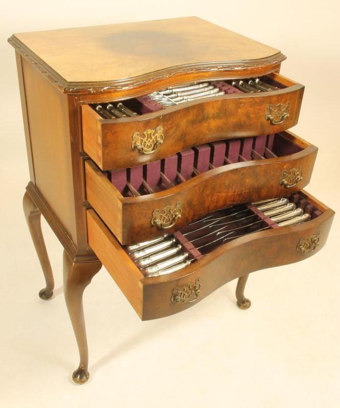 AN EPNS TABLE SERVICE Image