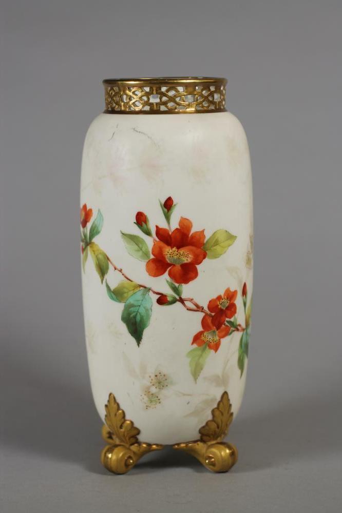 A GRAINGER & CO. CHINA SLEEVE VASE Image