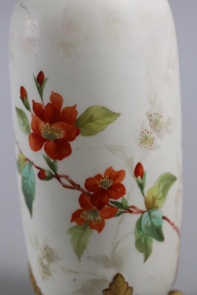 A GRAINGER & CO. CHINA SLEEVE VASE Image