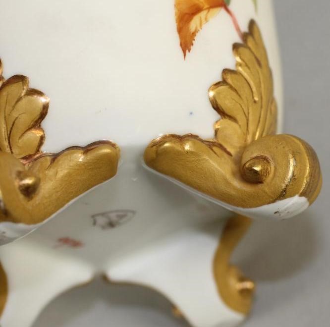 A GRAINGER & CO. CHINA SLEEVE VASE Image