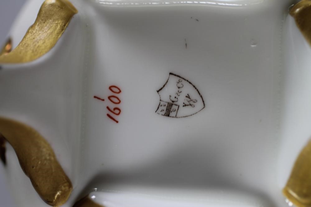 A GRAINGER & CO. CHINA SLEEVE VASE Image