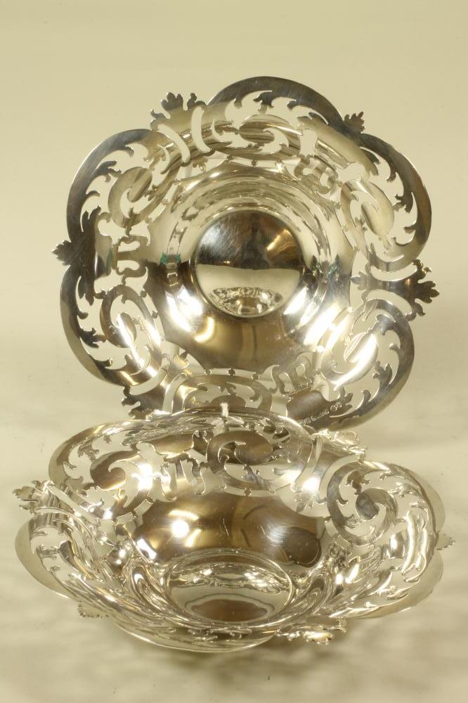 A PAIR OF SILVER SWEETMEAT DISHES Image