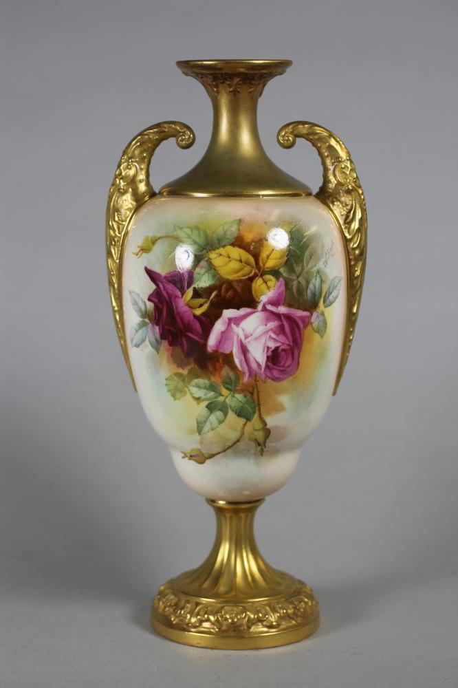 A ROYAL WORCESTER CHINA VASE Image