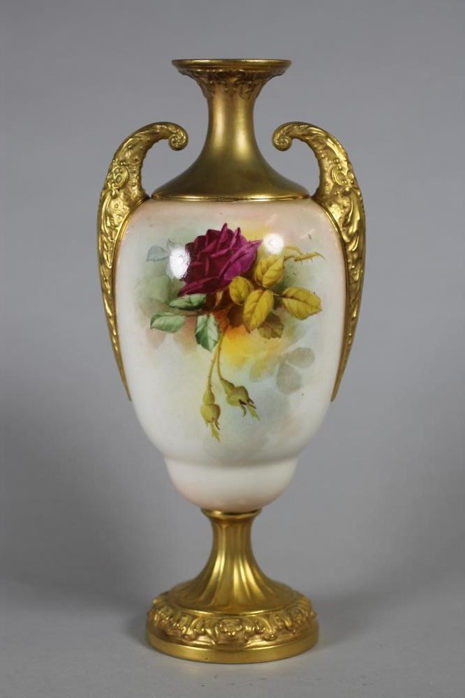 A ROYAL WORCESTER CHINA VASE Image