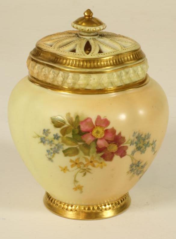 A ROYAL WORCESTER CHINA POT POURRI AND COVERS Image