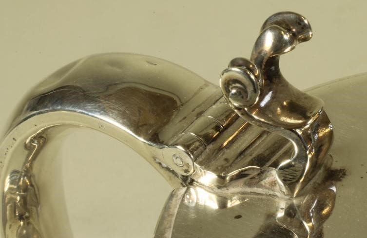 A MID VICTORIAN SILVER TANKARD Image