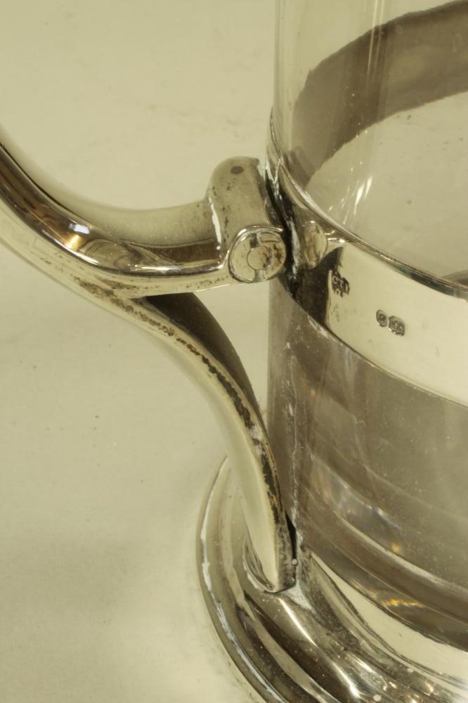 A MID VICTORIAN SILVER TANKARD Image