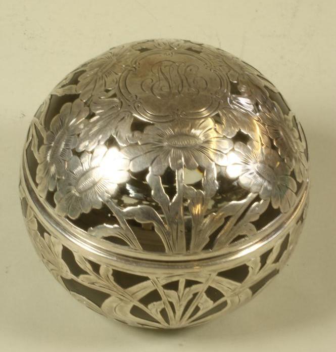 AN AMERICAN SILVER MOUNTED HEAVY GLASS SPHERICAL INKWELL Image