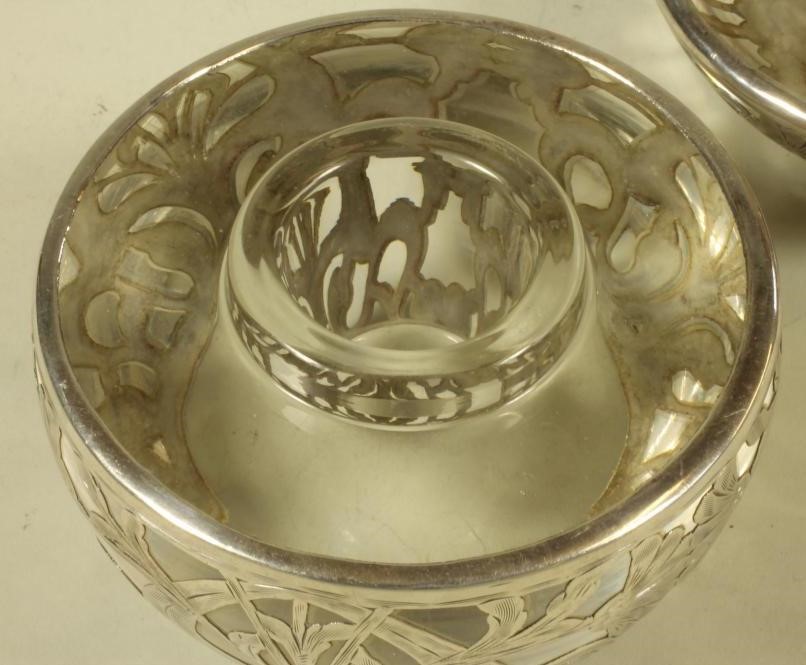 AN AMERICAN SILVER MOUNTED HEAVY GLASS SPHERICAL INKWELL Image