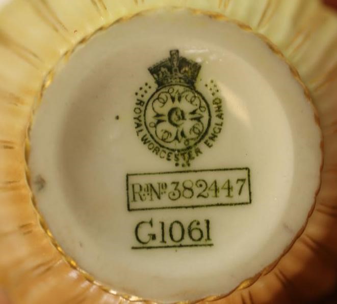 A PAIR OF ROYAL WORCESTER CHINA SMALL VASES Image