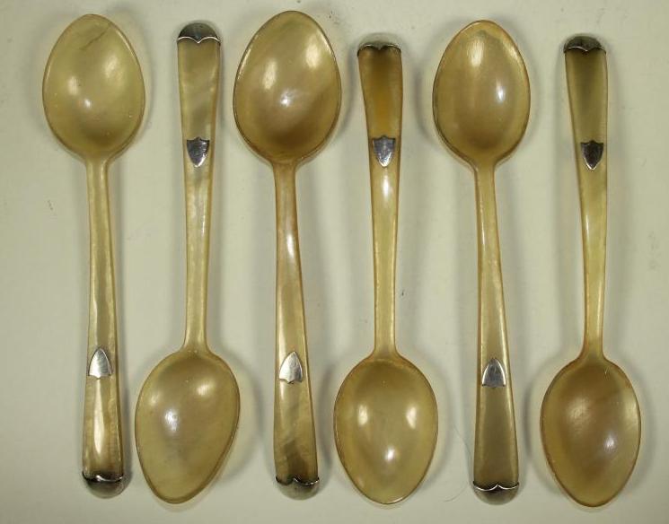 A SET OF SIX SCOTTISH PROVINCIAL SILVER MOUNTED HORN SPOONS Image