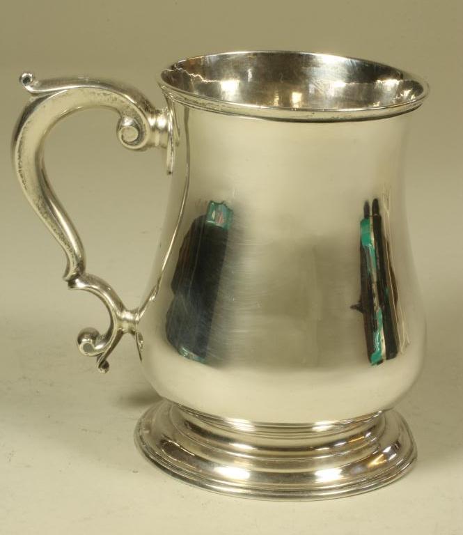 A GEORGE II SILVER MUG Image