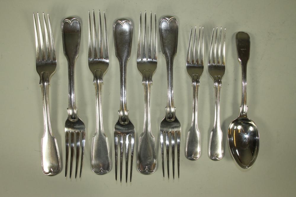 A SET OF SIX GEORGE IV SILVER TABLE FORKS Image