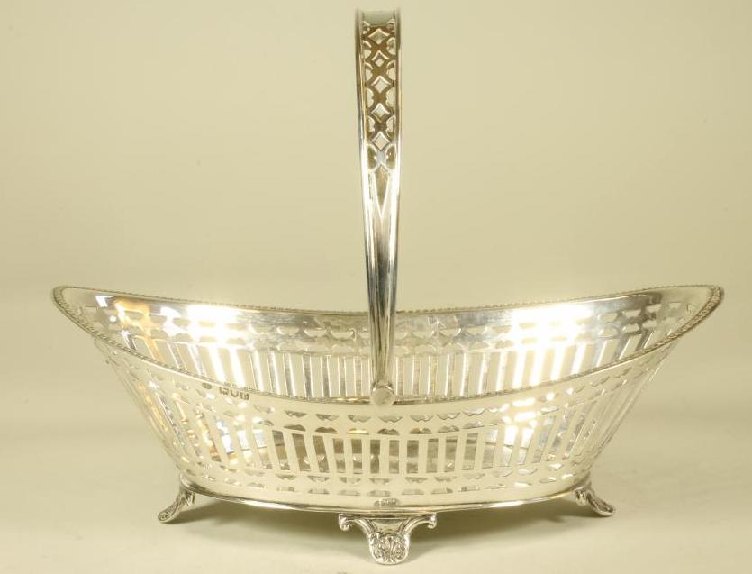 AN EDWARDIAN SILVER BASKET Image