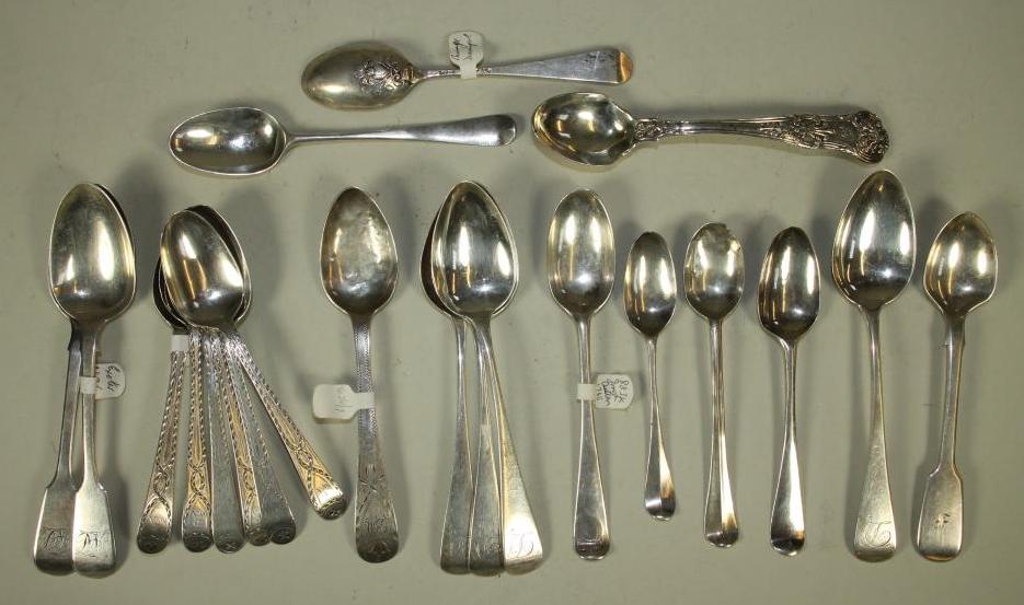 A SET OF SIX GEORGE III SILVER TEASPOONS Image