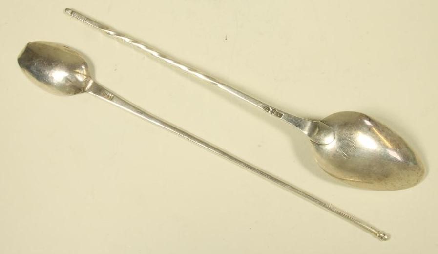 AN EARLY 18TH CENTURY SILVER MASKING SPOON Image