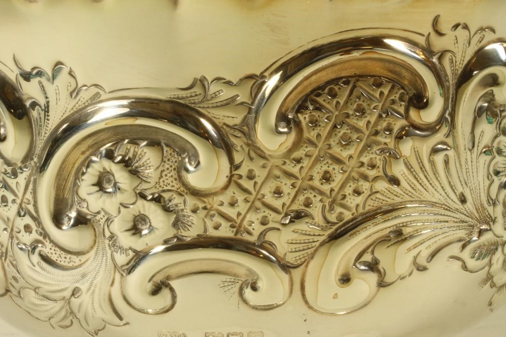 AN EDWARDIAN SILVER ROSE BOWL Image