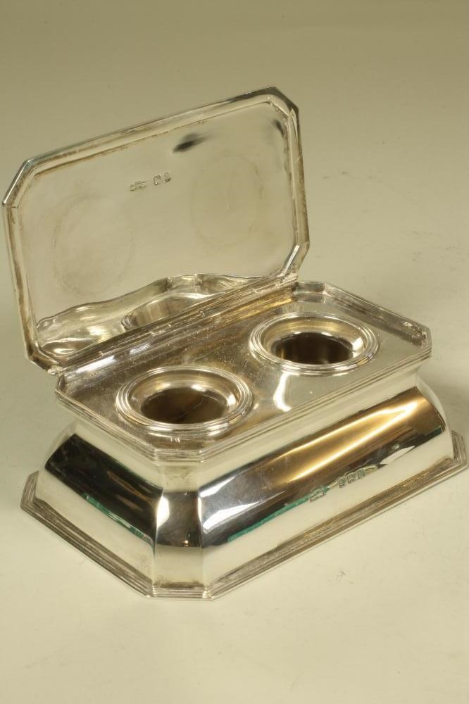 AN EDWARDIAN SILVER DOUBLE INKWELL Image