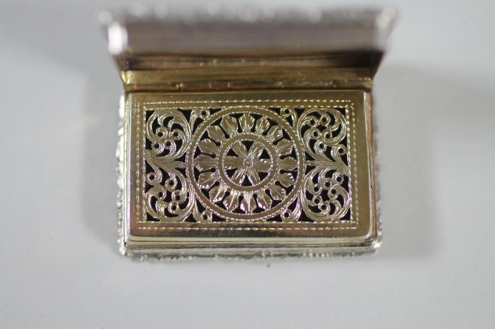 A WILLIAM IV SILVER VINAIGRETTE Image
