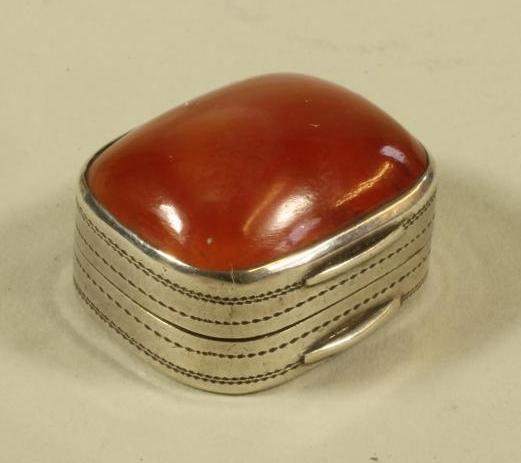 A GEORGE IV SILVER SMALL VINAIGRETTE Image