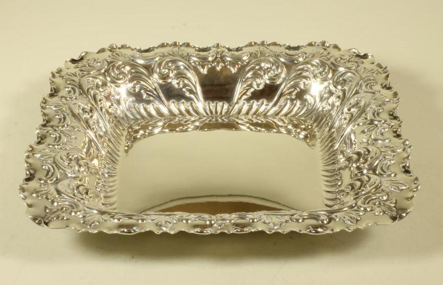 A LATE VICTORIAN SILVER DESSERT DISH Image