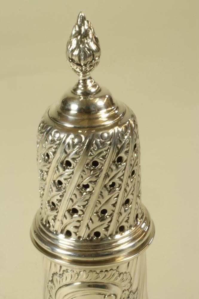 AN EDWARDIAN SILVER SUGAR CASTER Image