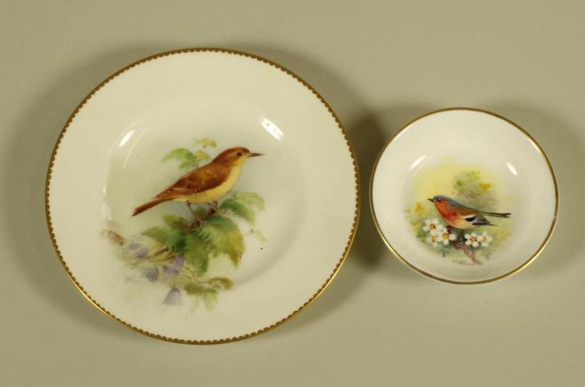 A ROYAL WORCESTER CHINA MINIATURE PLATE Image