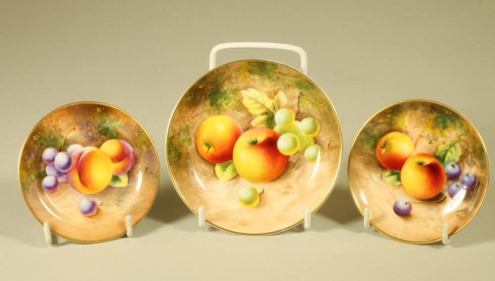 THREE ROYAL WORCESTER CHINA DISHES Image