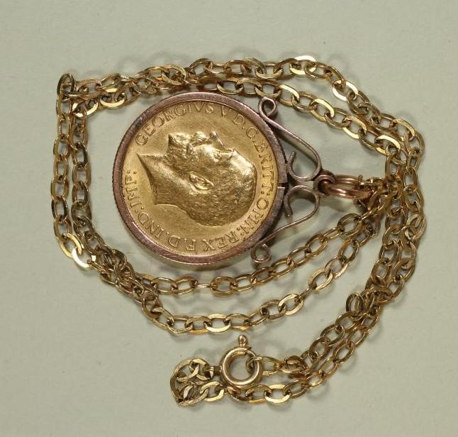 A GEORGE V GOLD SOVEREIGN Image