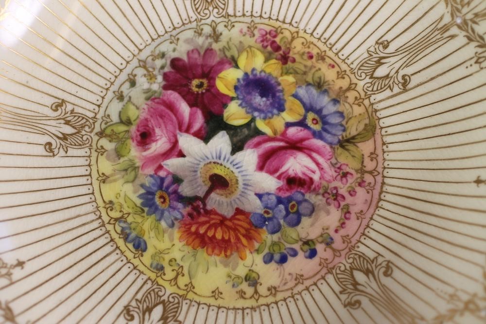 A ROYAL WORCESTER CHINA TAZZA Image