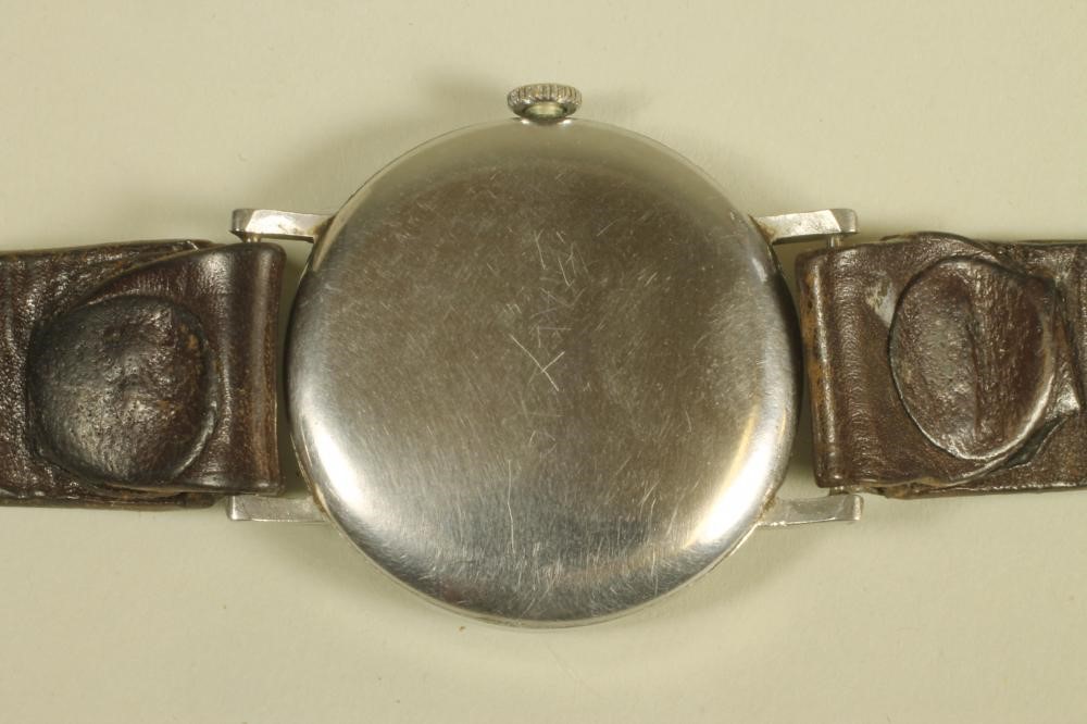 A GENTLEMAN'S STAINLESS STEEL ULYSSE NARDIN LOCLE SUISSE WRISTWATCH Image