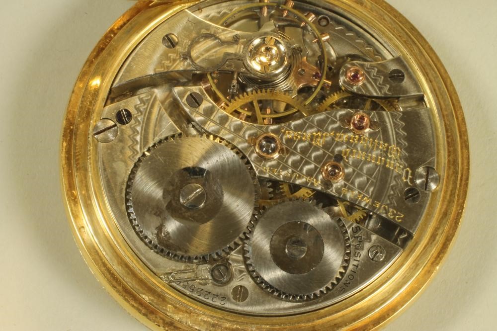 A GENTLEMAN'S 18CT GOLD VANGUARD WALTHAM TOP WIND HUNTER POCKET WATCH Image