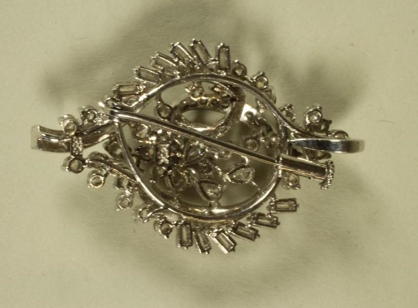 A DIAMOND BROOCH/PENDANT Image