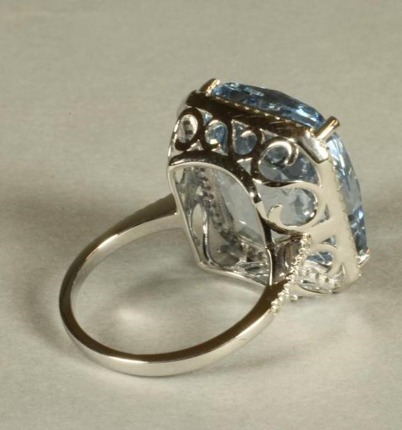 A TOPAZ PLAQUE RING Image