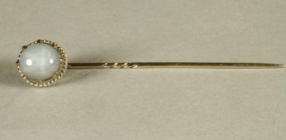 A STAR SAPPHIRE STICK PIN Image