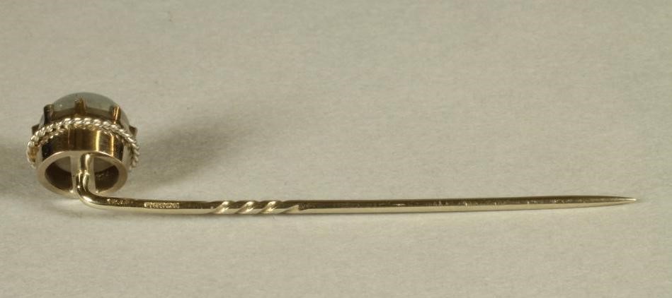 A STAR SAPPHIRE STICK PIN Image