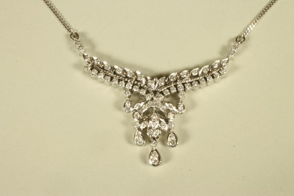 A DIAMOND NECKLACE Image