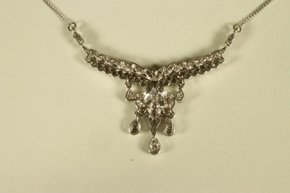 A DIAMOND NECKLACE Image