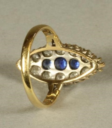 A SAPPHIRE AND DIAMOND DRESS RING Image