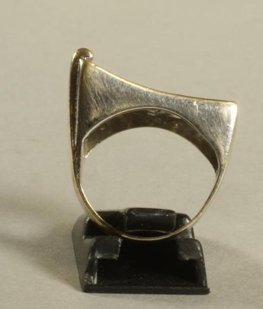 A MODERN DIAMOND COCKTAIL RING Image