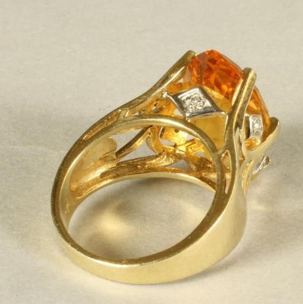 A CITRINE COCKTAIL RING Image