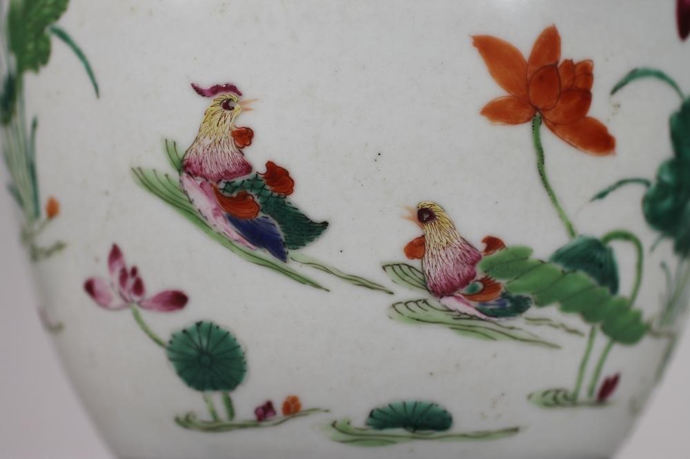 A CHINESE PORCELAIN JAR Image