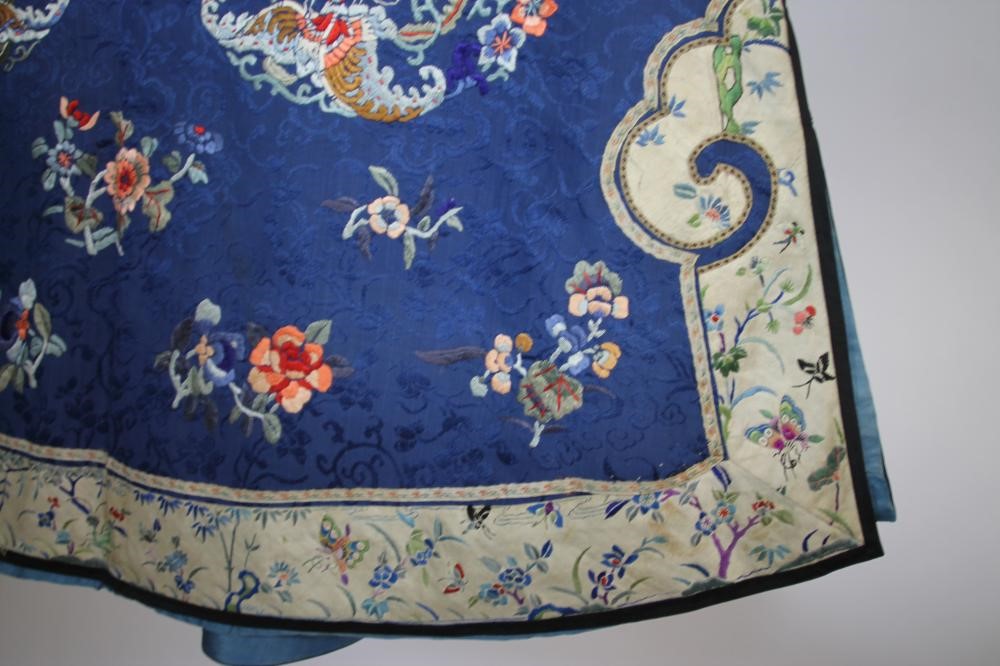 A CHINESE SEMI FORMAL SILK ROBE Image