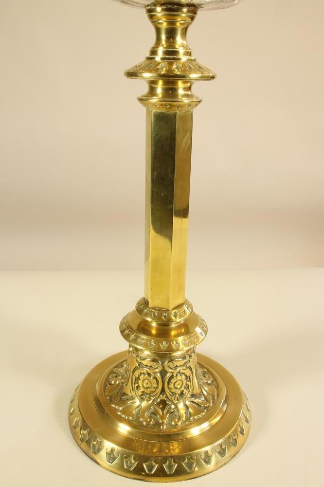 A LATE VICTORIAN BRASS OIL LAMP BASE Image