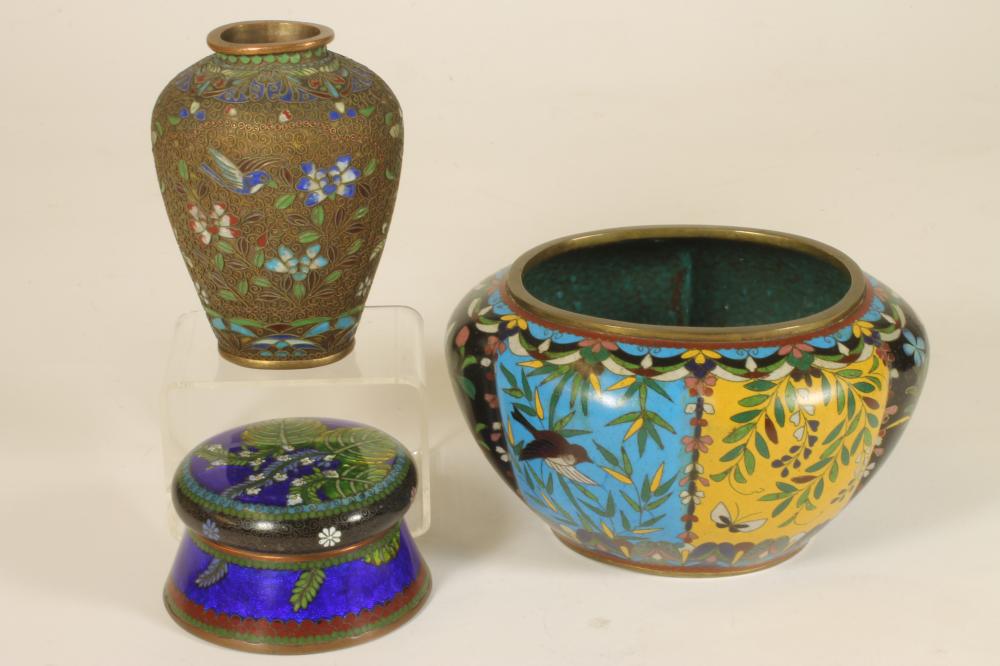 A CHINESE CLOISONNE ENAMEL BOWL Image