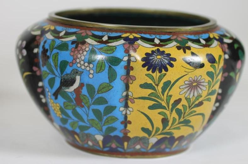 A CHINESE CLOISONNE ENAMEL BOWL Image